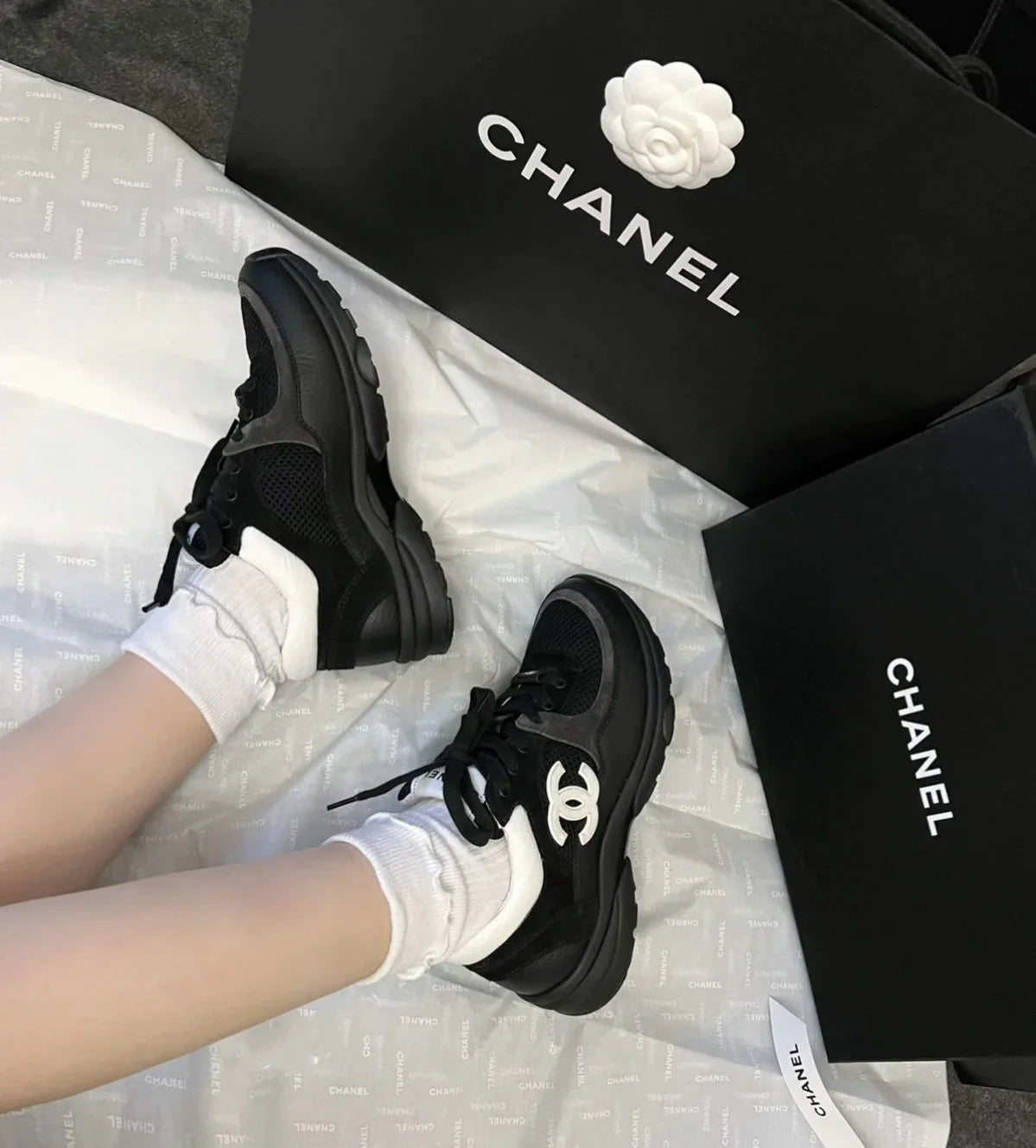 Black C Logo Fashion Design Women's Sneakers
