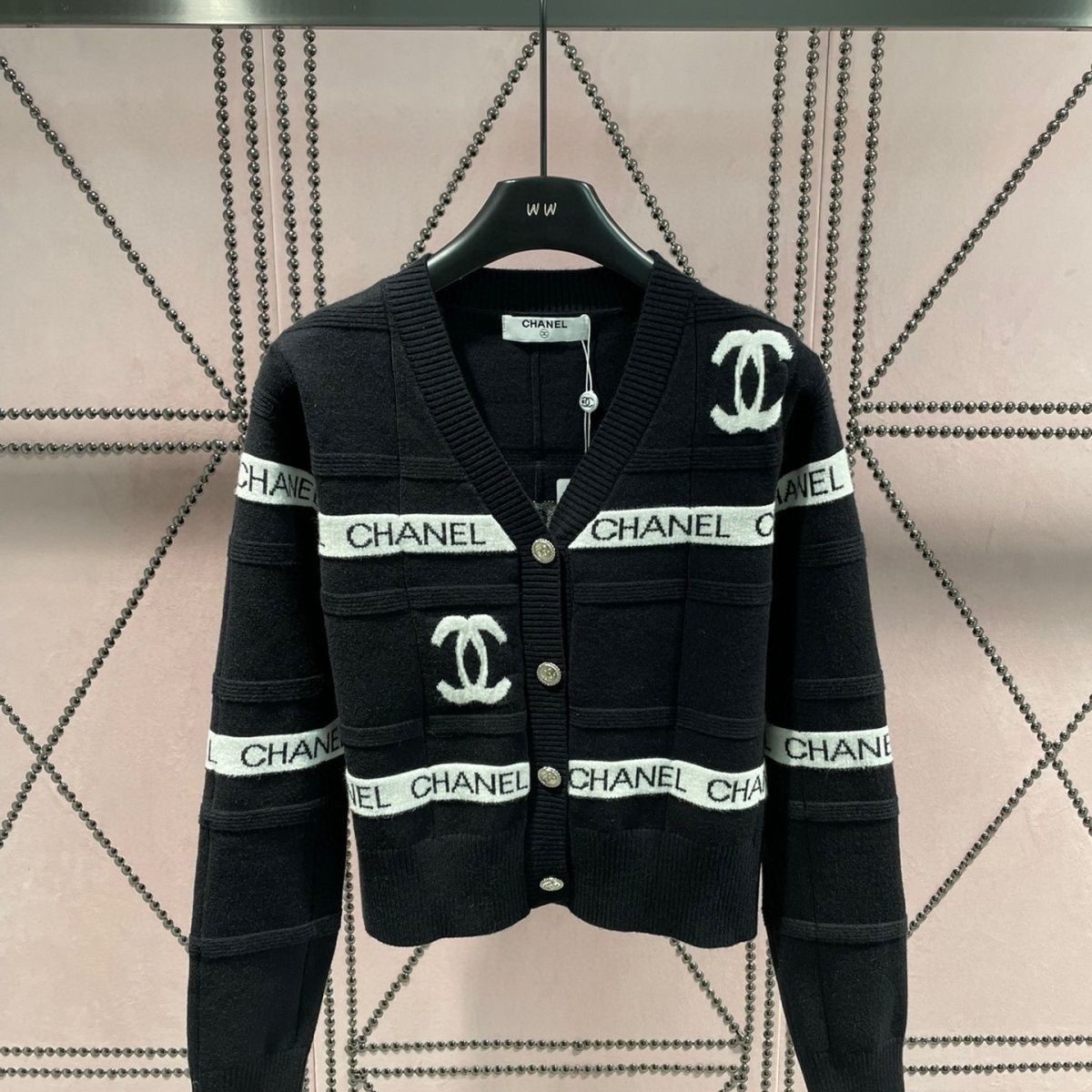 Black and White C Logo women's sweatersPD052024072907