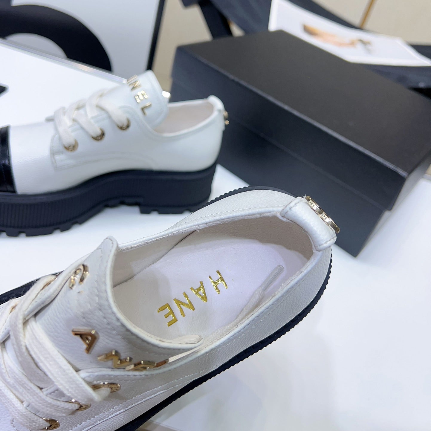 Black and white Leather C Logo Women's Shoes-XC052023090601