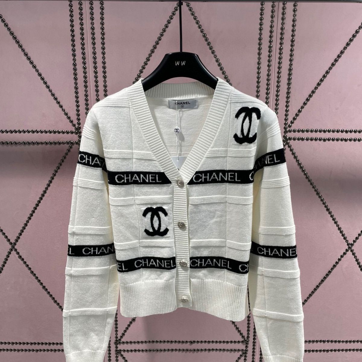 Black and White C Logo women's sweatersPD052024072907