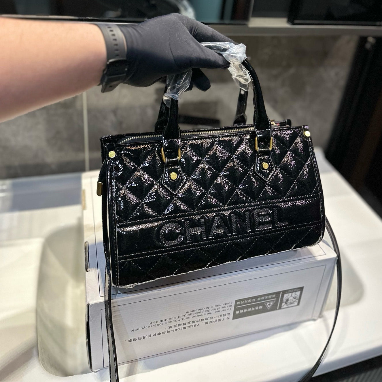 Black Leather C Logo Women's HandbagsXC052025032010