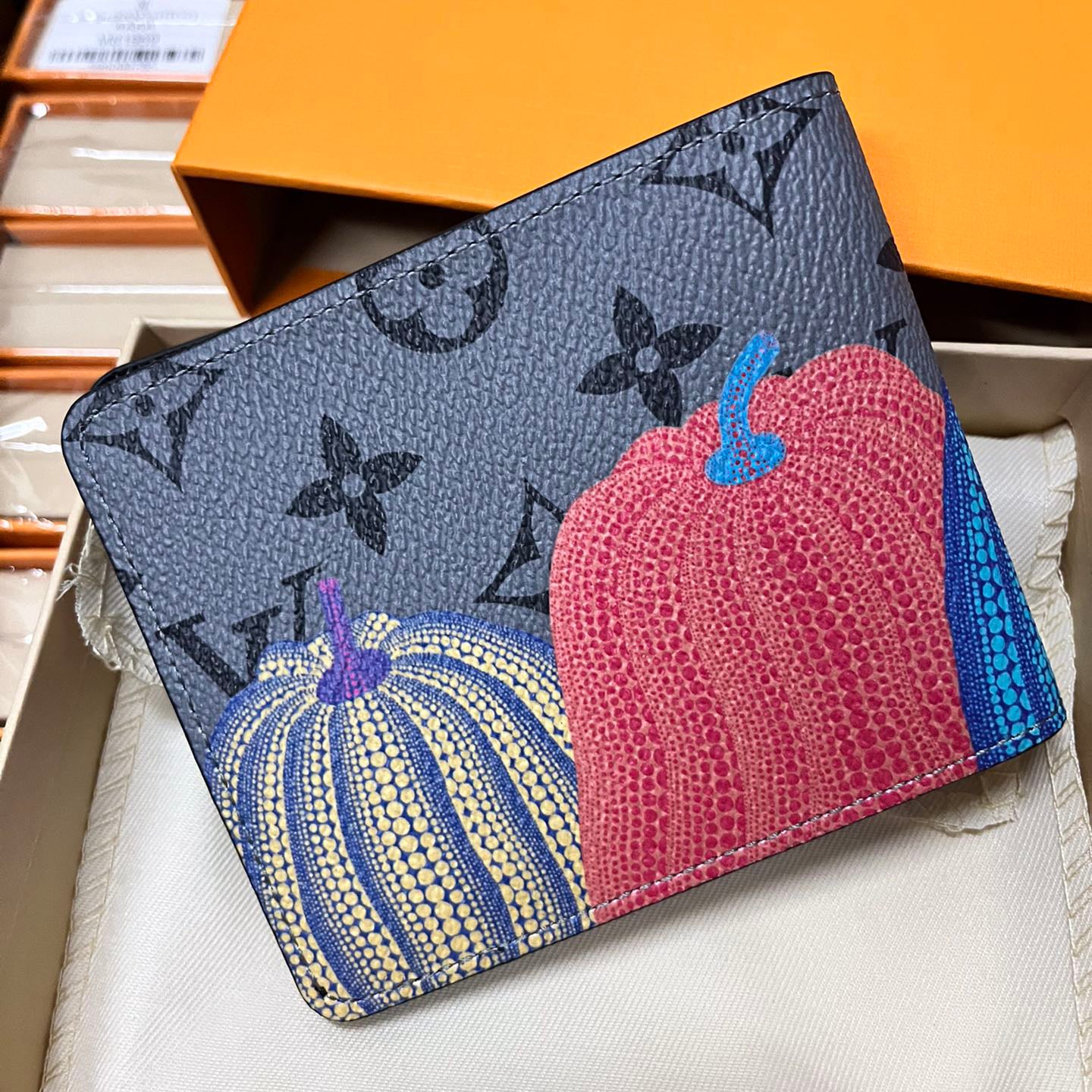 2023 New Trend Pumpkin Printed V Logo Wallet-WX202353002