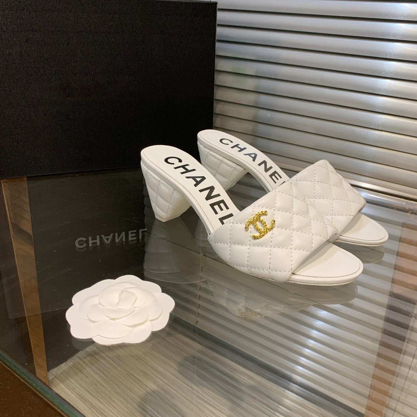 White New Fashion C Logo Women's SlippersXC052024032203