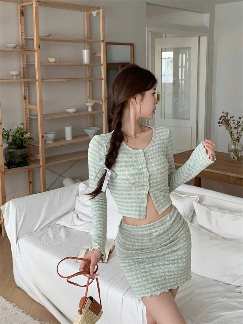 Sweet Hot Girl Pure Sexy Suit Women's Autumn Longsleeved Cardigan High Waisted Mini Skirt Twopiece Set Fashion Female Clothes