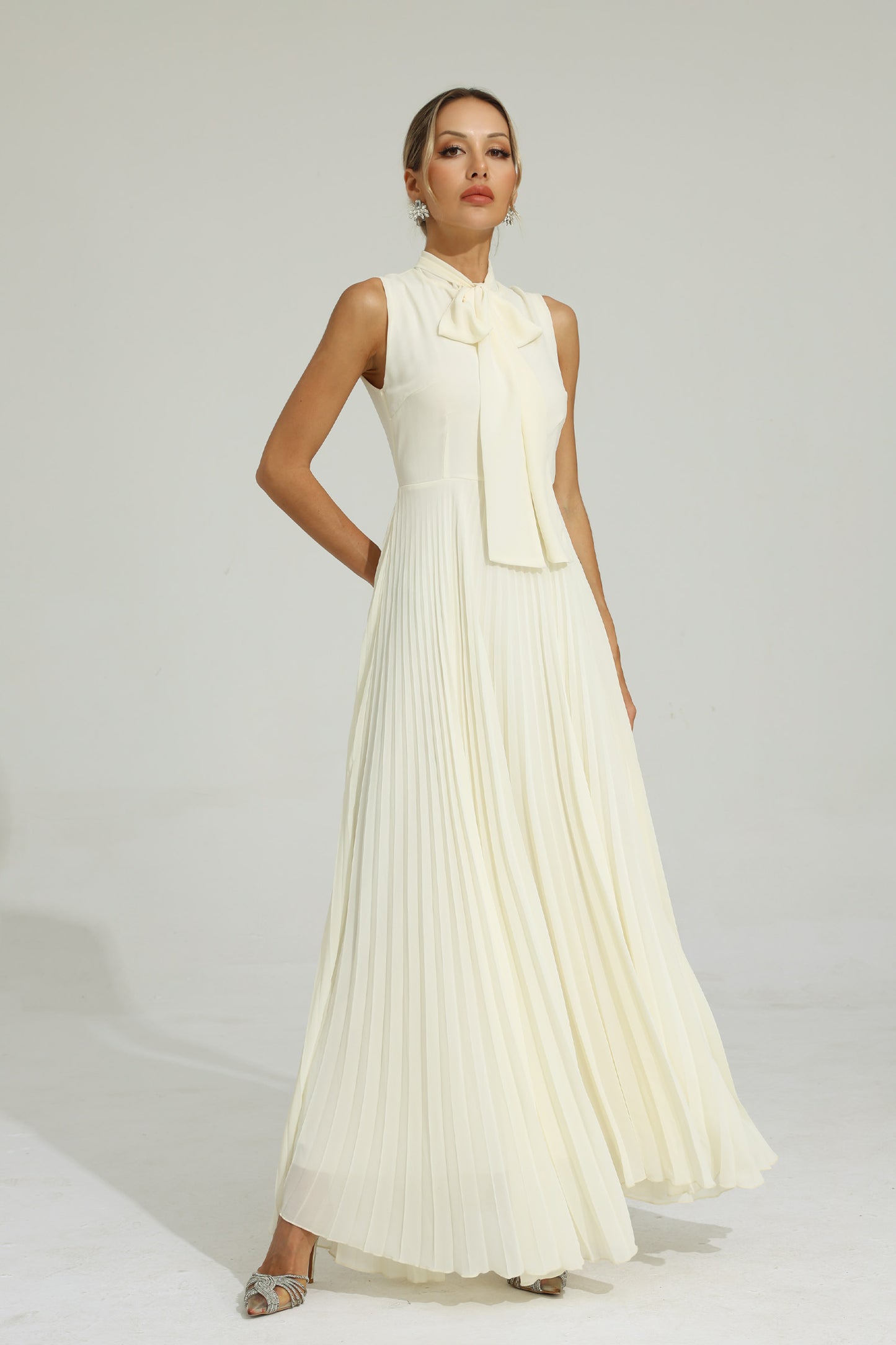 Tennyson White Bow Sleeveless Maxi Dress