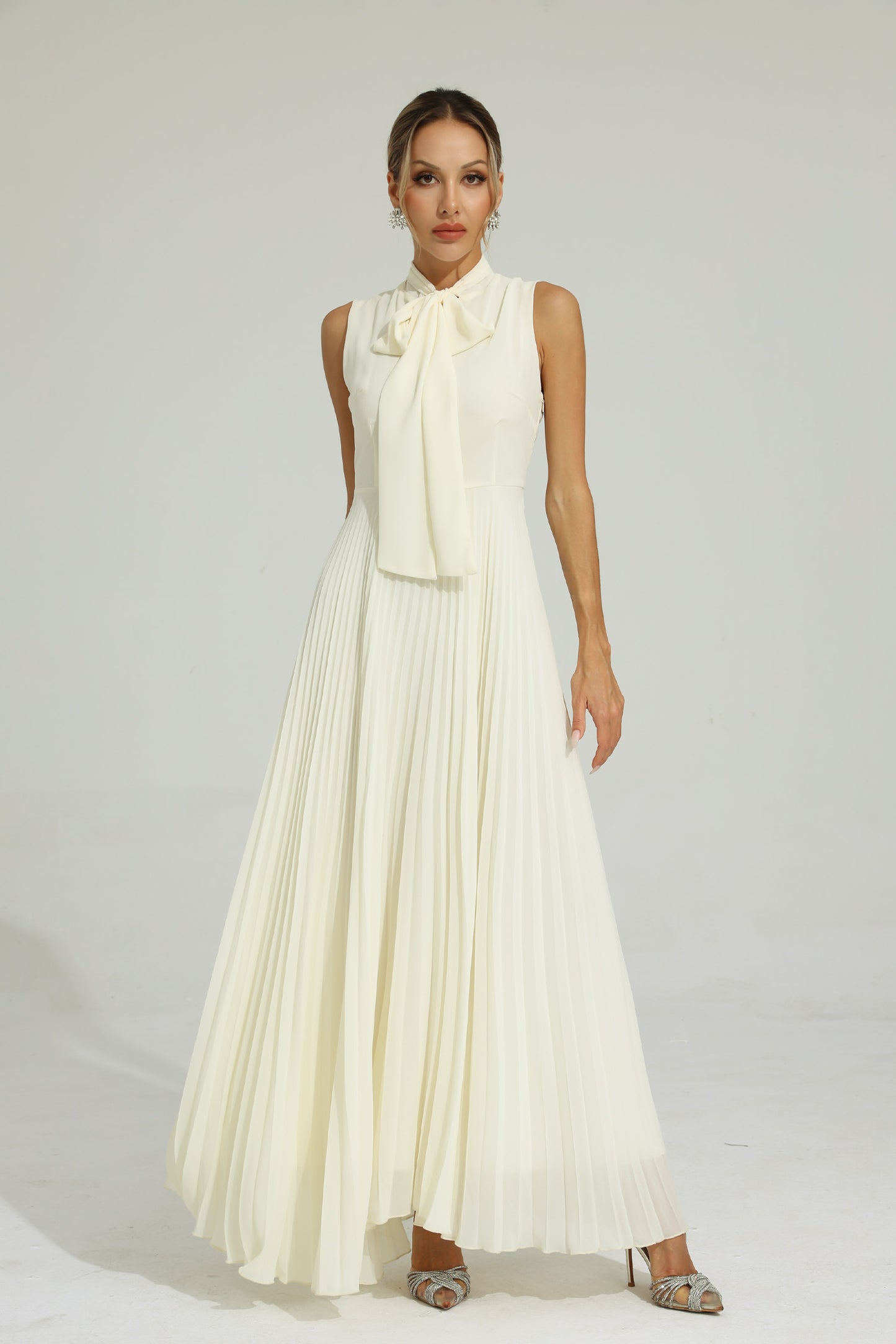 Tennyson White Bow Sleeveless Maxi Dress