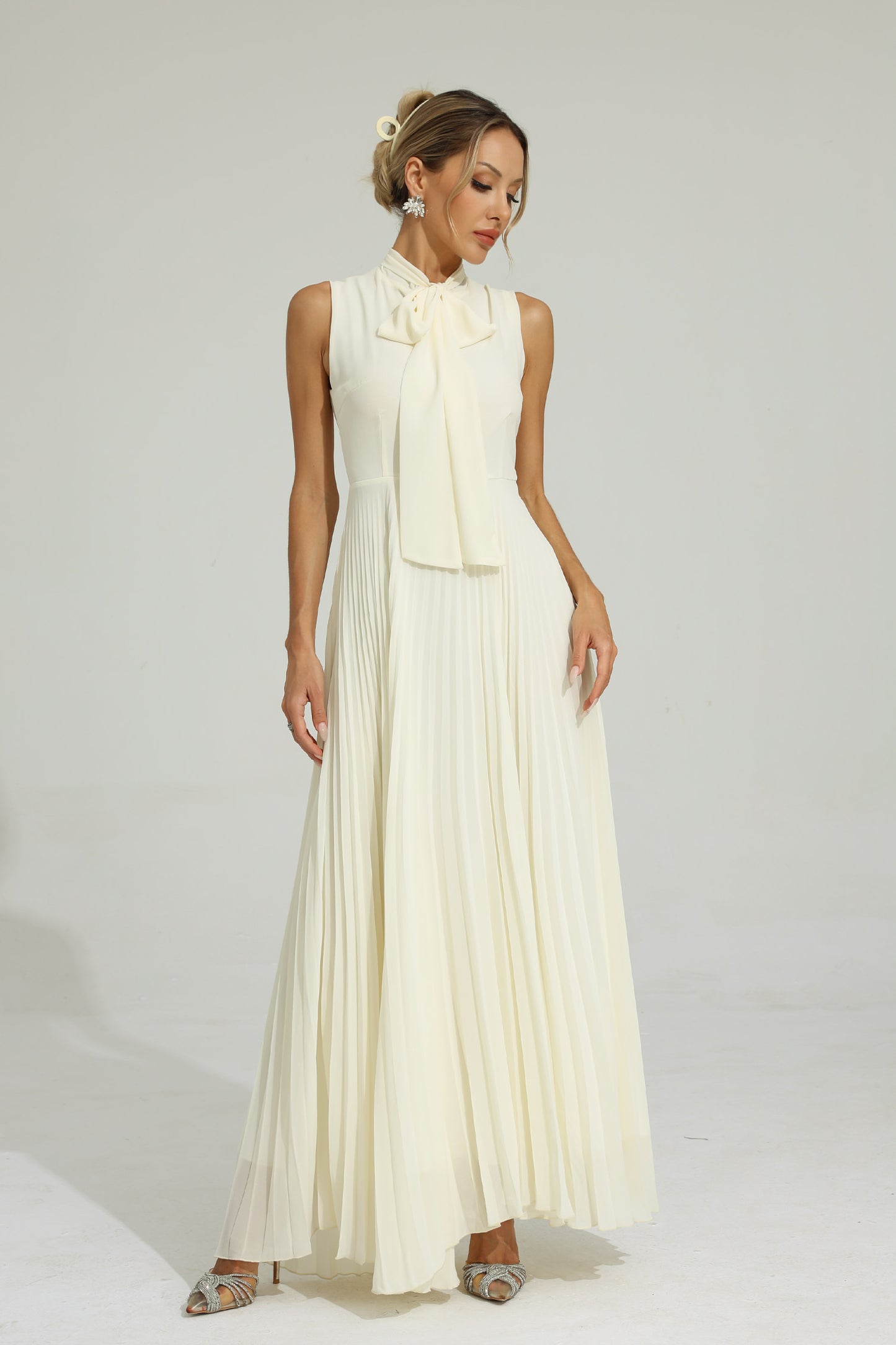Tennyson White Bow Sleeveless Maxi Dress