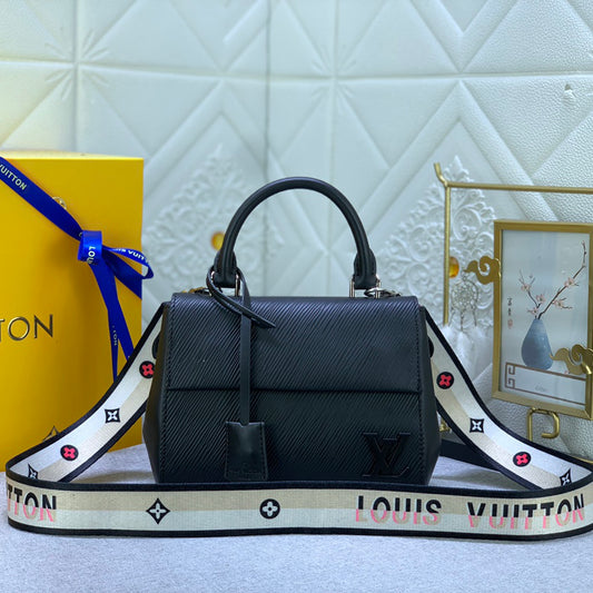 2024 New Fashion V Logo women's BagsPD052024050902