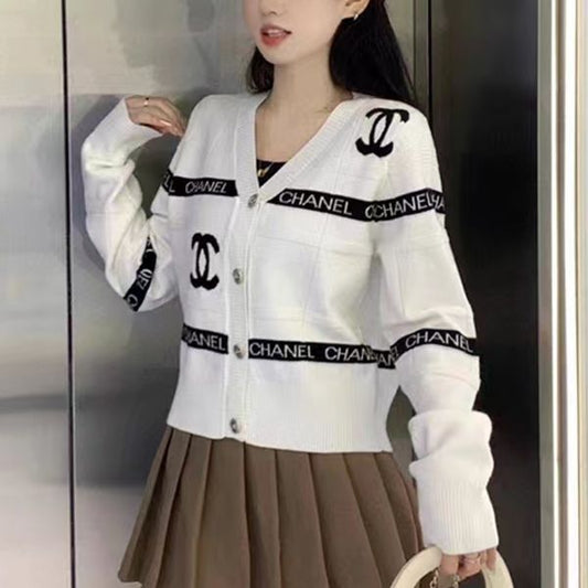Black and White C Logo women's sweatersPD052024072907