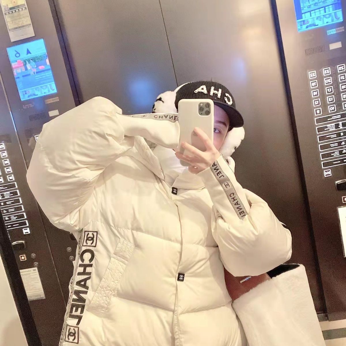 White and Black C Logo Women's Down JacketPD052023111401