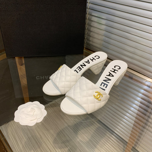 White New Fashion C Logo Women's SlippersXC052024032203