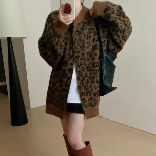 Sweet Hot Girl Leopard Print Loose Knitted Cardigan Women's Autumn and Winter Retro Oneck Longsleeved Sweater Female Clothes